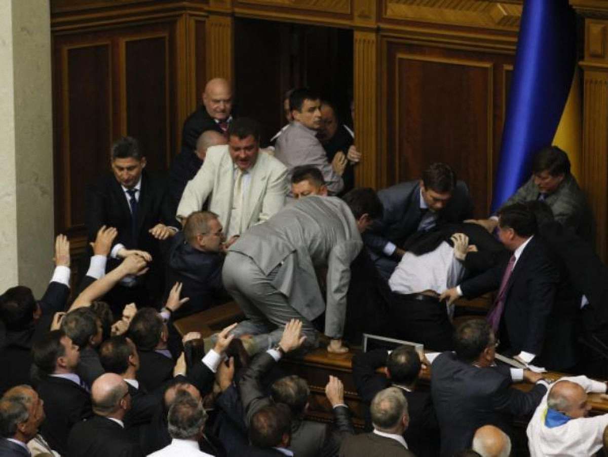 Регіонали з західних областей не підтримають закон про мови?