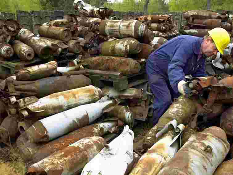 Німеччина дасть Україні €100тис. на ліквідацію радянської зброї