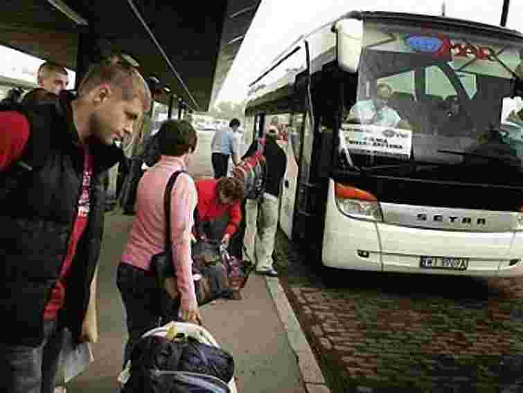 Держприкордонслужба: Іноземці можуть заповнити імміграційну картку заздалегідь