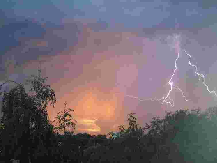 Сьогодні на Заході України - грози