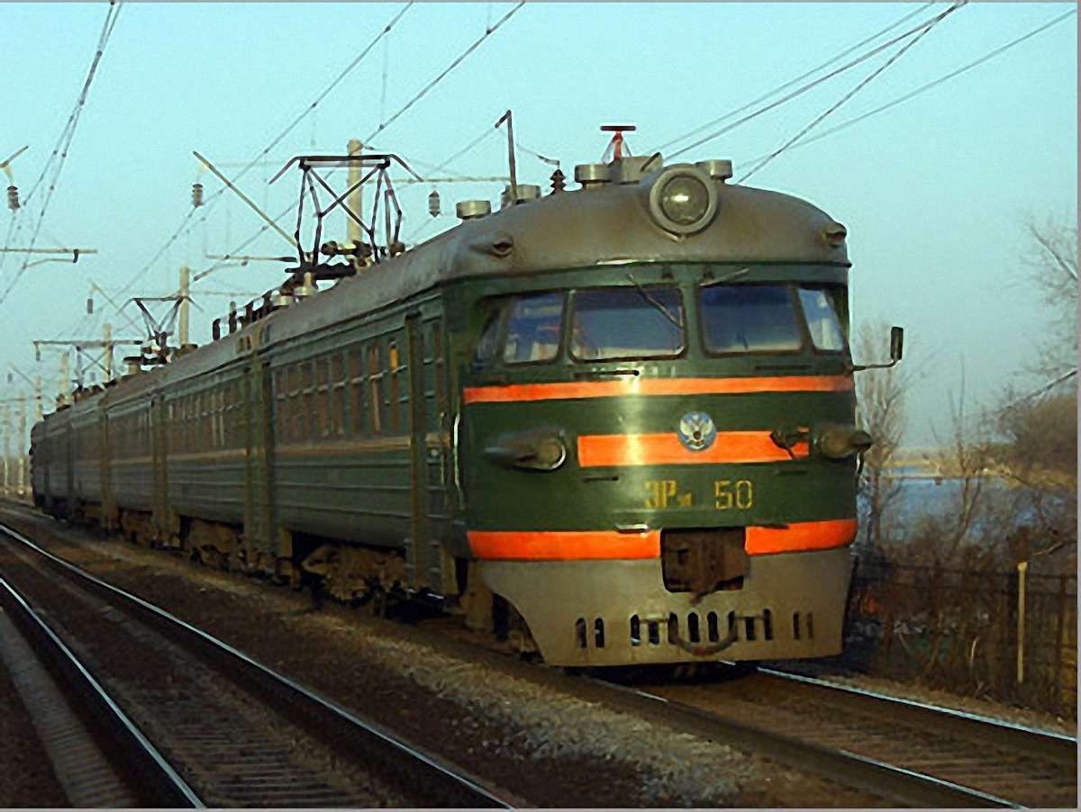 Львівська залізниця призначила два додаткових потяги на літо