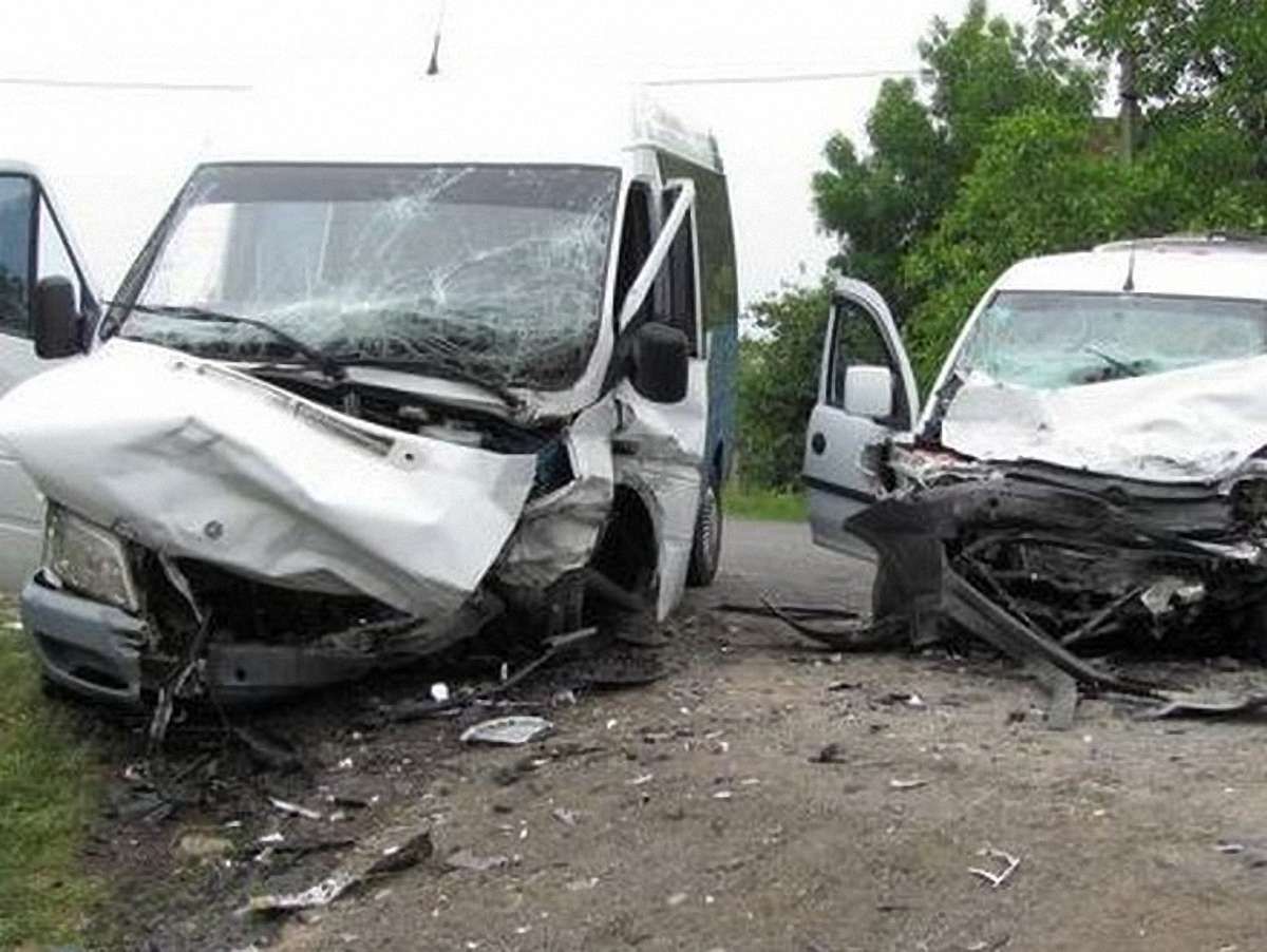 На Закарпатті в ДТП потрапила маршрутка «Мукачево-Львів»