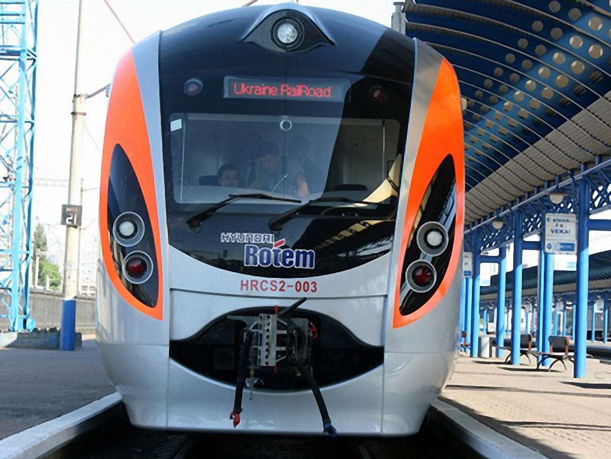 Потяг Hyundai не вийшов у рейс через технічні неполадки