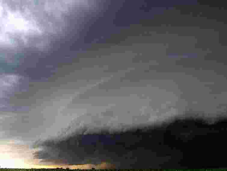 У Луганську під час урагану травмовано двох дітей