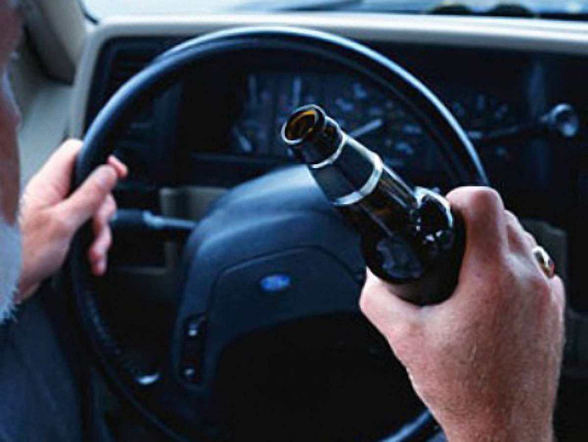 На Закарпатті п’яний львів’янин збив двох дітей і втік