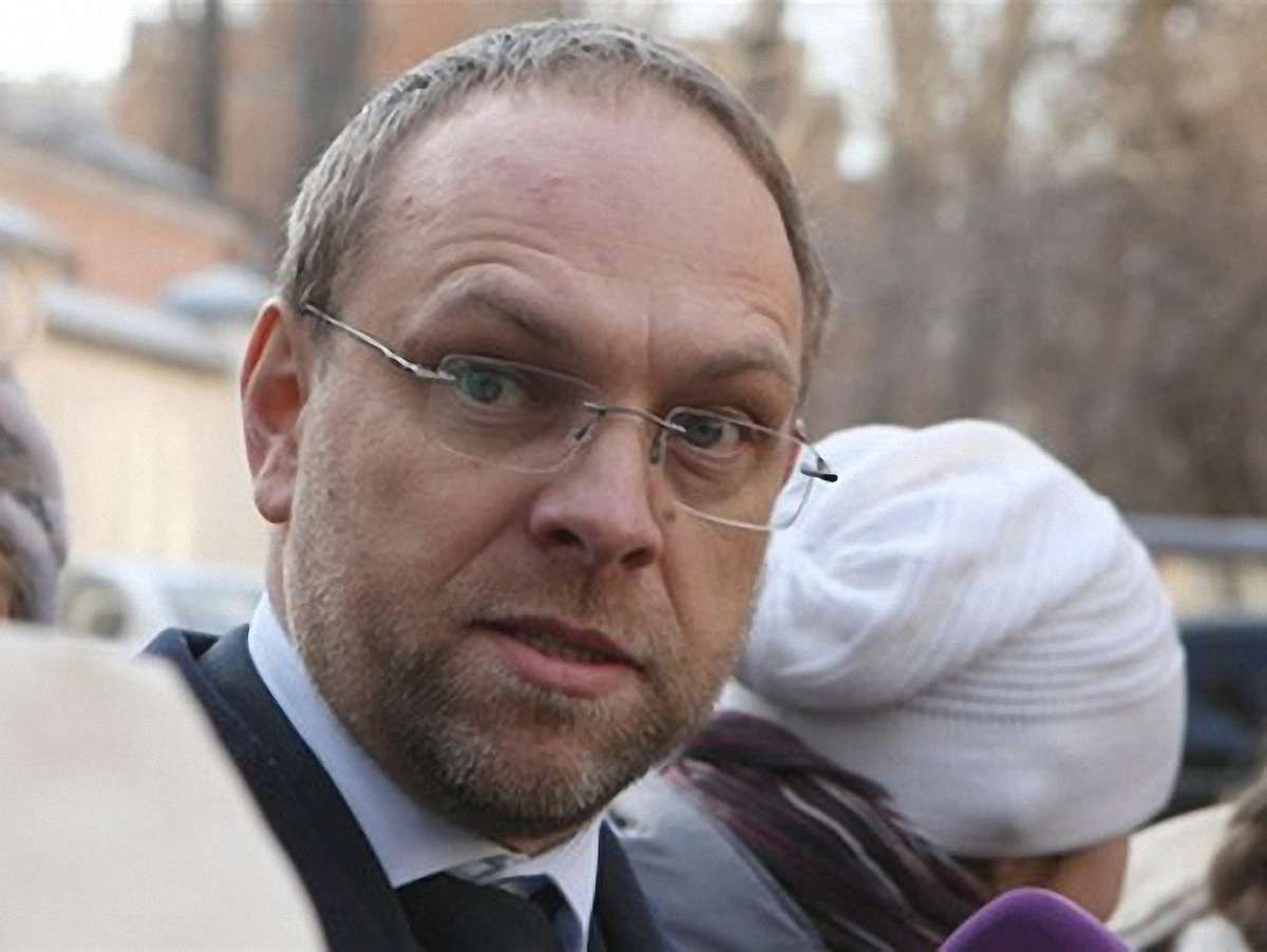Власенко: Тимошенко не може здати кров, бо їй перешкоджають