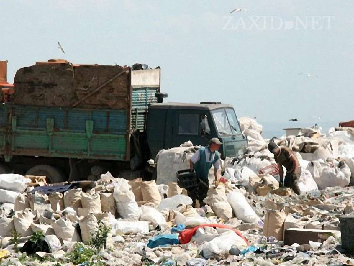 Селяни обіцяють не перекривати дорогу на львівське сімттєзвалище