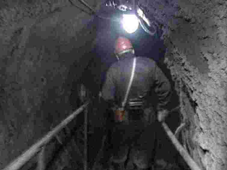 Аварії на шахтах: один гірник загинув, троє в лікарні