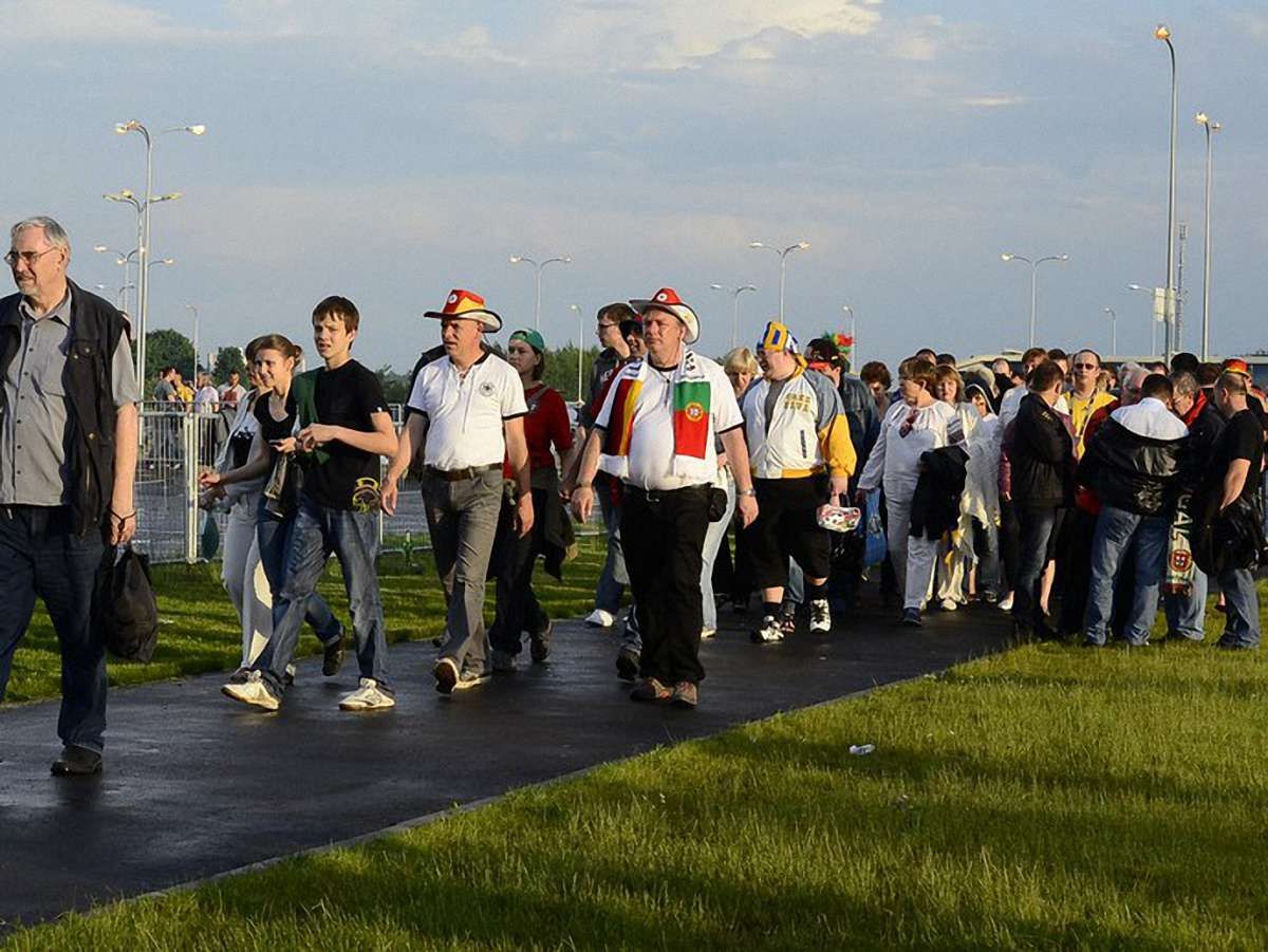 За перші дні Євро Львів відвідало ‬60‭ ‬тис.‭ ‬туристів