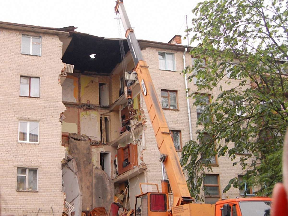 Будинок у Луцьку, в якому обвалився під'їзд, можуть знести