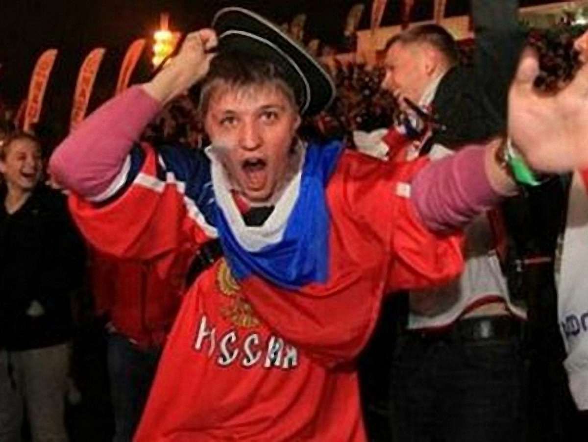 13 українців затримали за спробу побити російських фанів