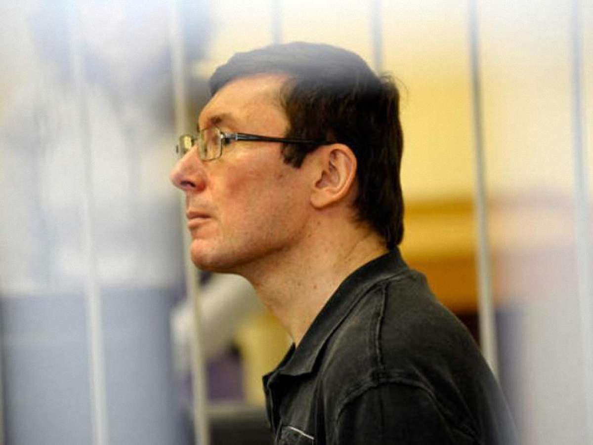 Луценко: Вивезіть мене у Биківню і розстріляйте