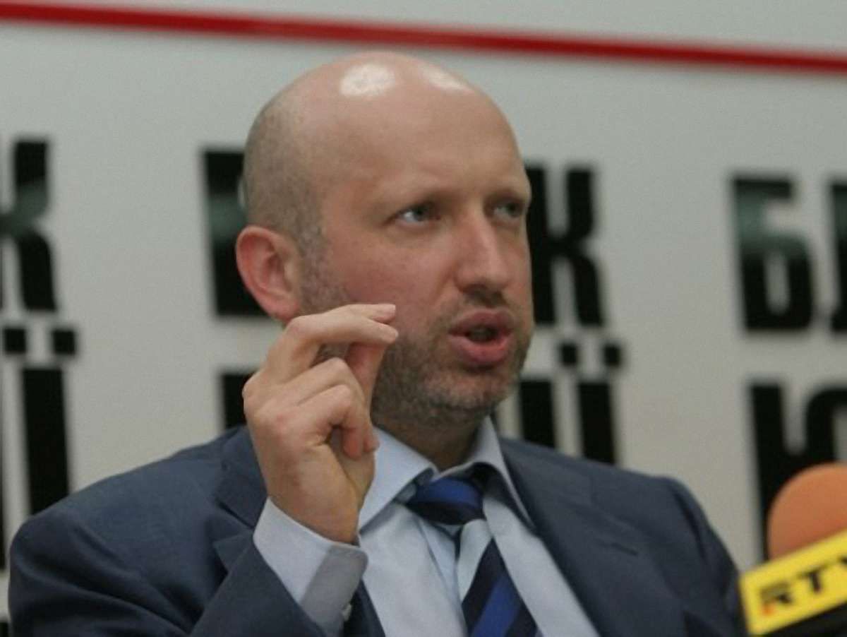 Турчинов: Вирішення мовного питання можна затягнути бійкою