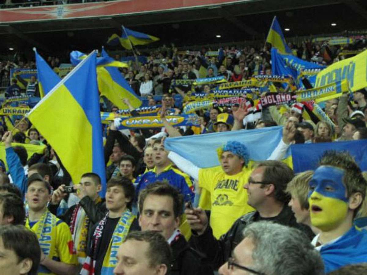 Донеччан закликали розвісити національні прапори на балконах і авто