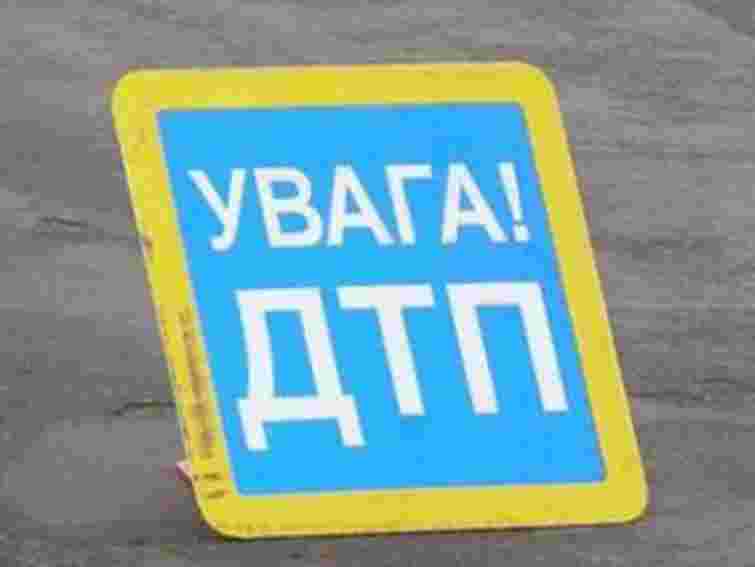 На Львівщині під колесами вантажівки загинув пішохід