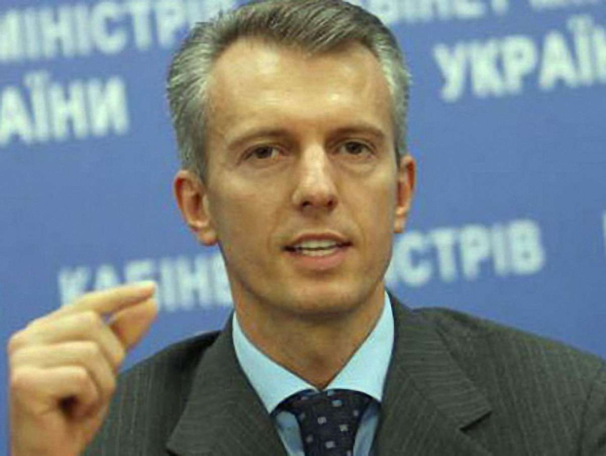 Янукович розширив повноваження Азарова і Хорошковського