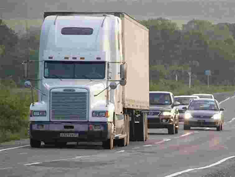 У Львові на літній час обмежать рух вантажівок