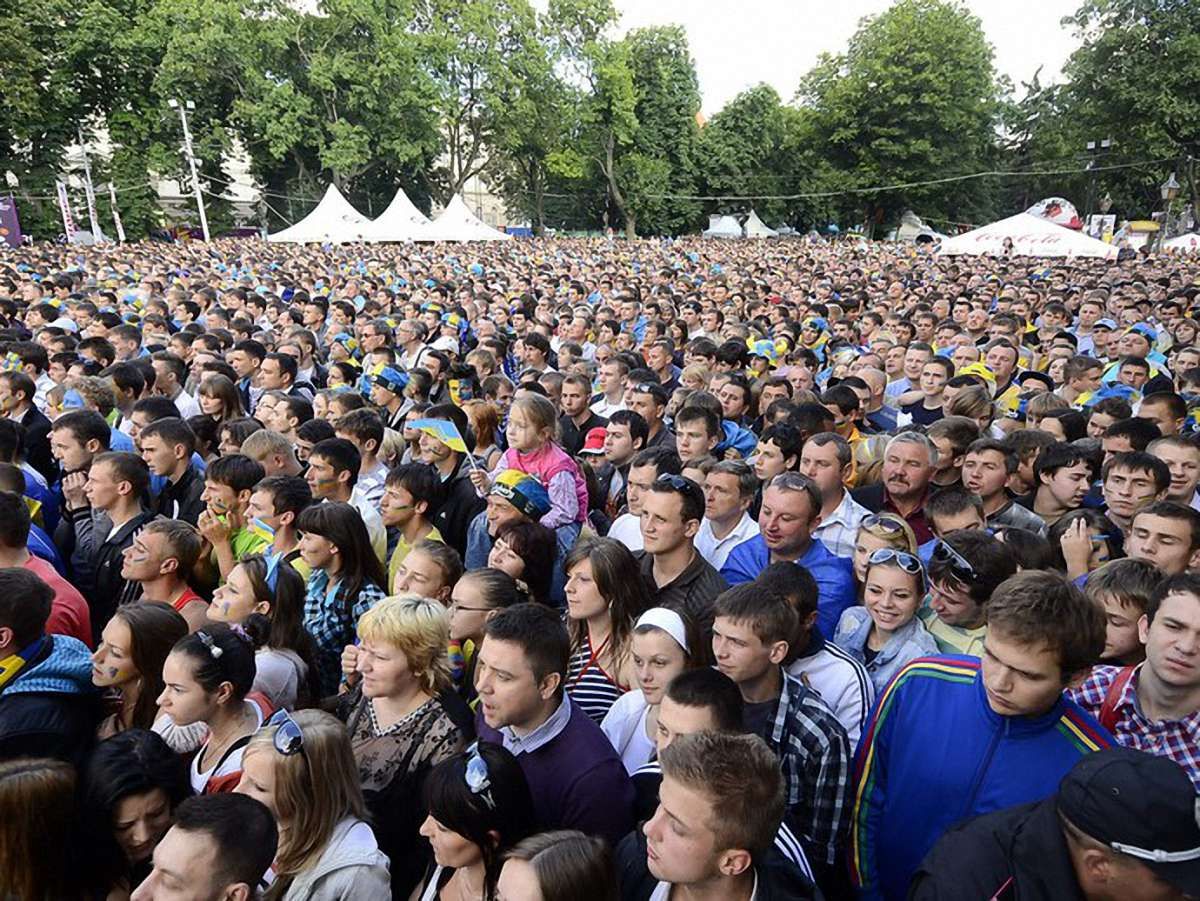 У львівській фан-зоні за матчем Україна-Франція спостерігали 30 тисяч людей