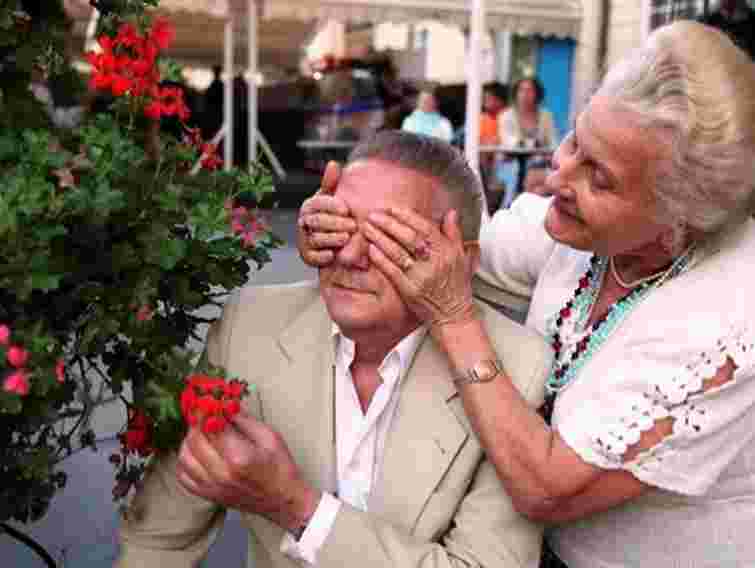 У Львові організовують літній табір для стареньких