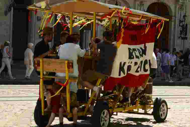 Їхати до Харкова довго і дорого, - німецькі вболівальники 