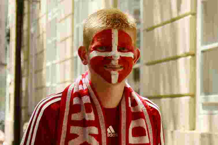 У львівські готелі у день матчу досі прибувають фани