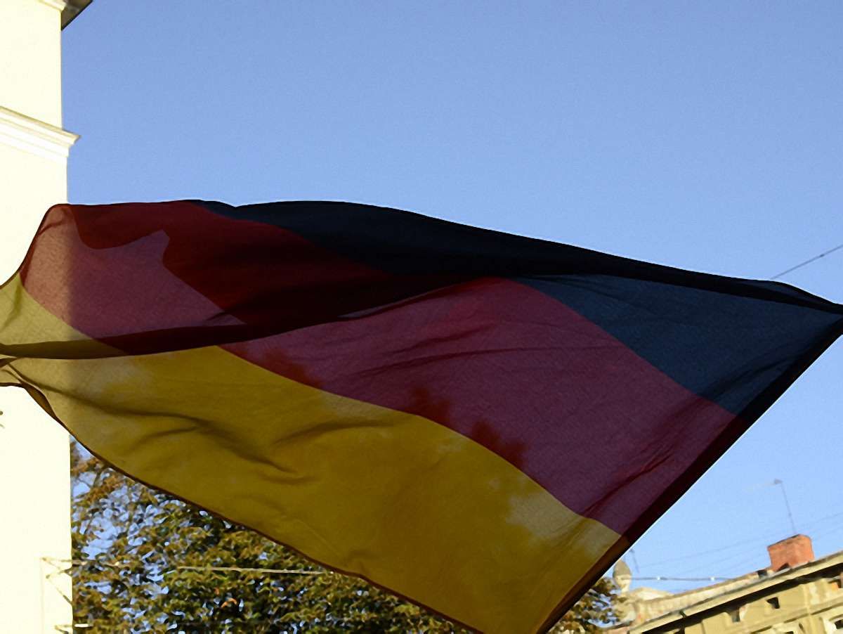 У Львові на матчі Німеччина-Данія переважає німецька символіка