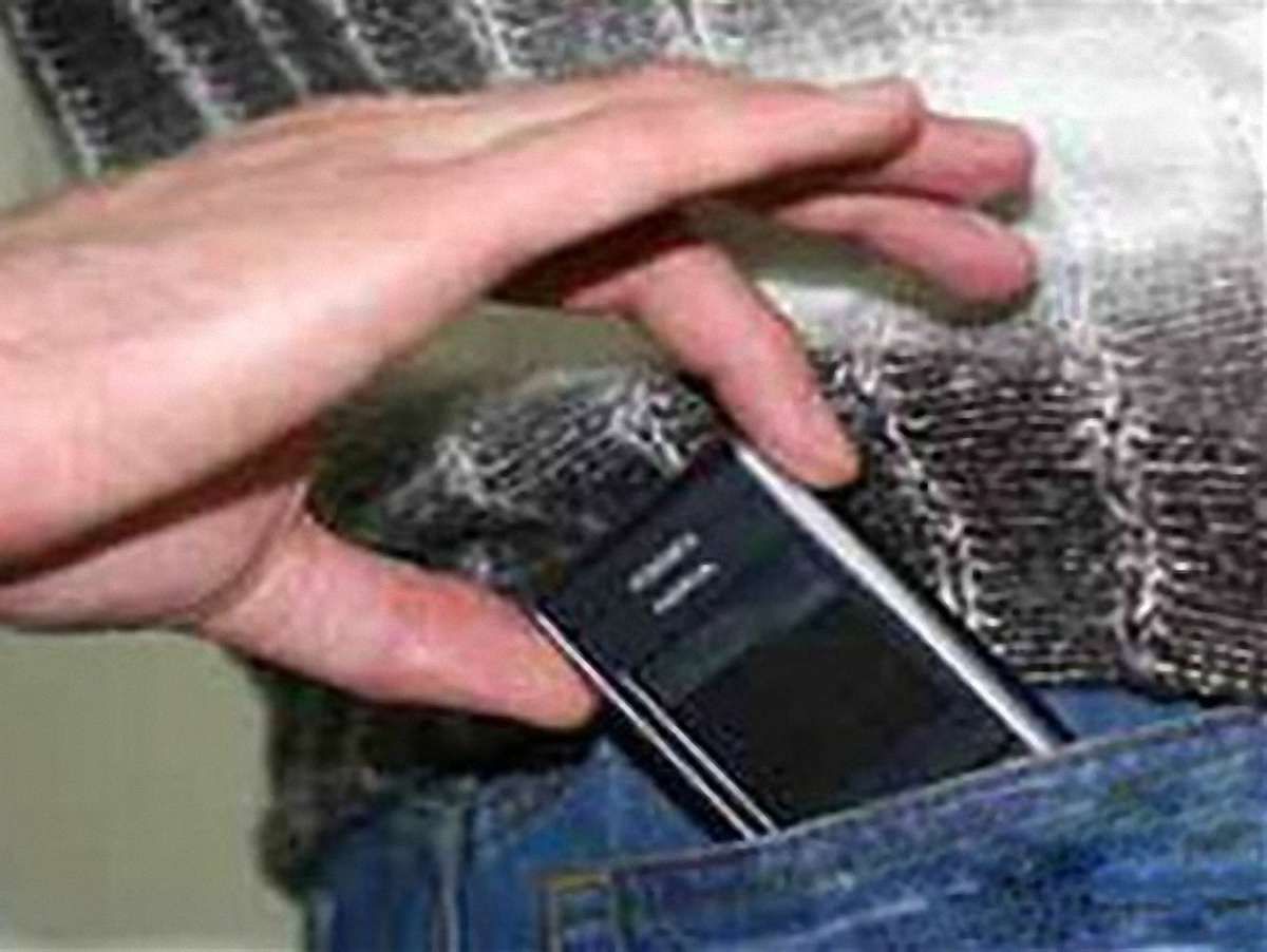 У львівській фан-зоні затримали кишенькових злодіїв