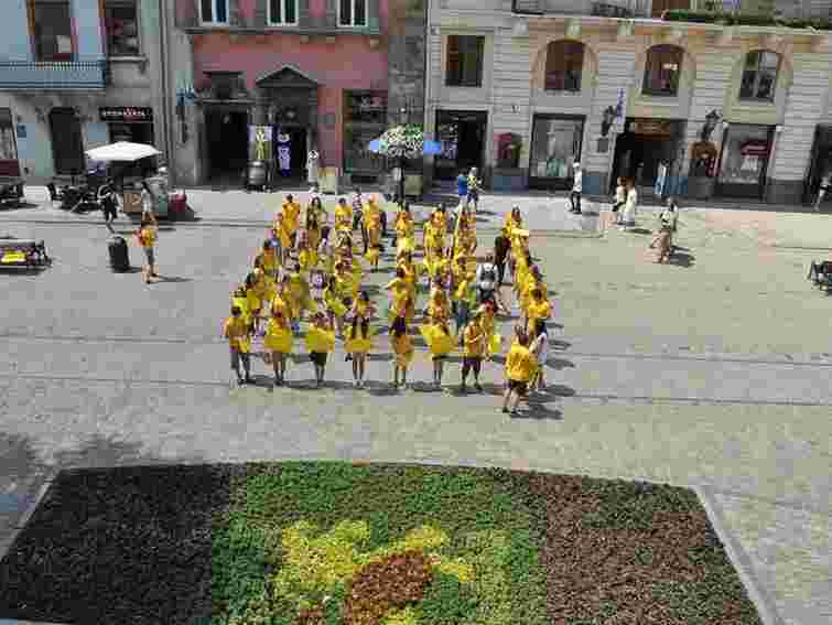 У Львові провели флеш-моб на підтримку збірної України