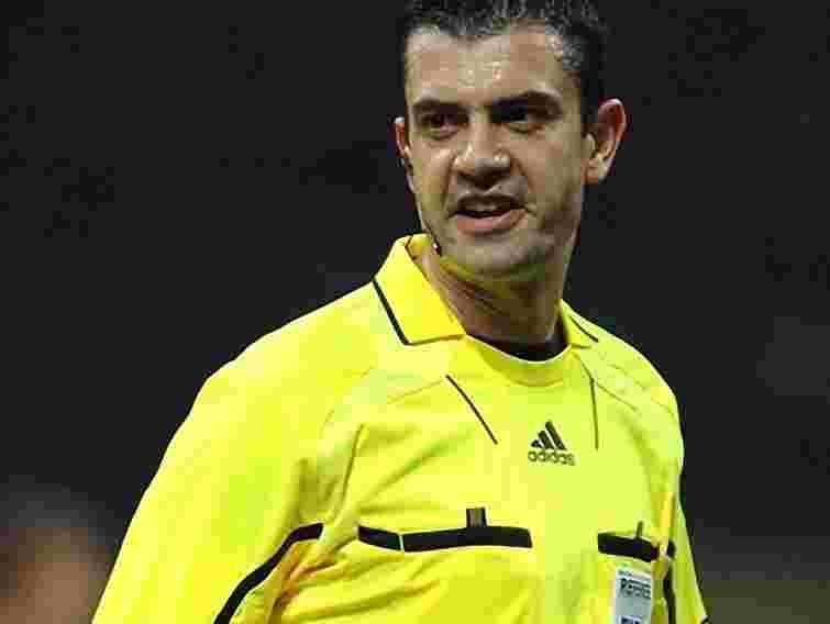 Фани збірної України зафлудили Facebook скандального арбітра