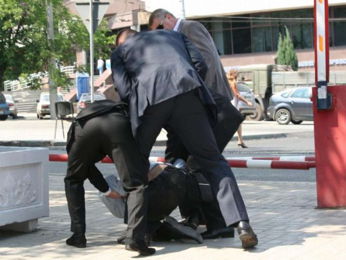 Донецький журналіст зізнався у замаху на губернатора «для самозбереження»