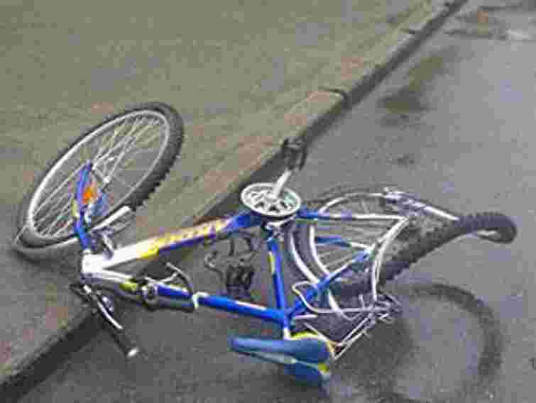 У Городку п'яний водій ВАЗу наїхав на жінку-велосипедиста