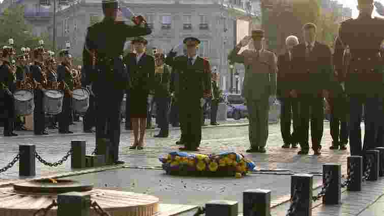 У День пам'яті жертв війни Янукович закликав згадати всіх
