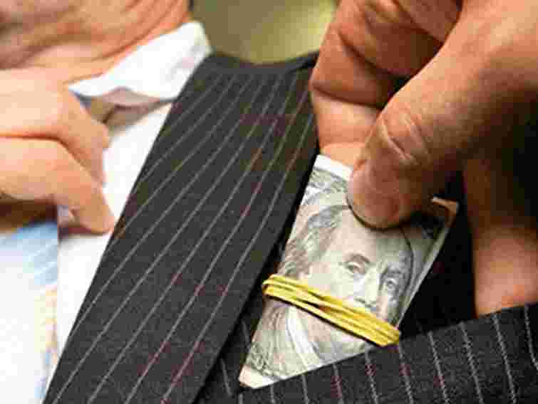 На Прикарпатті голову сільради затримали на хабарі