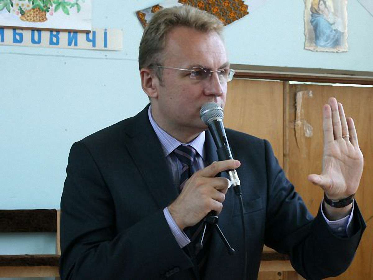 Мер Львова хоче, щоб чиновника покарали за хабар
