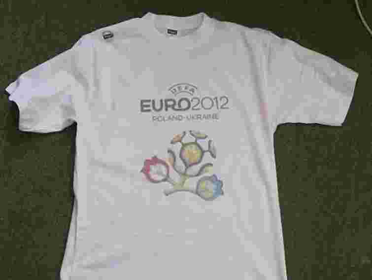 На Львівщині за єврофутболки проти підприємця порушили справу