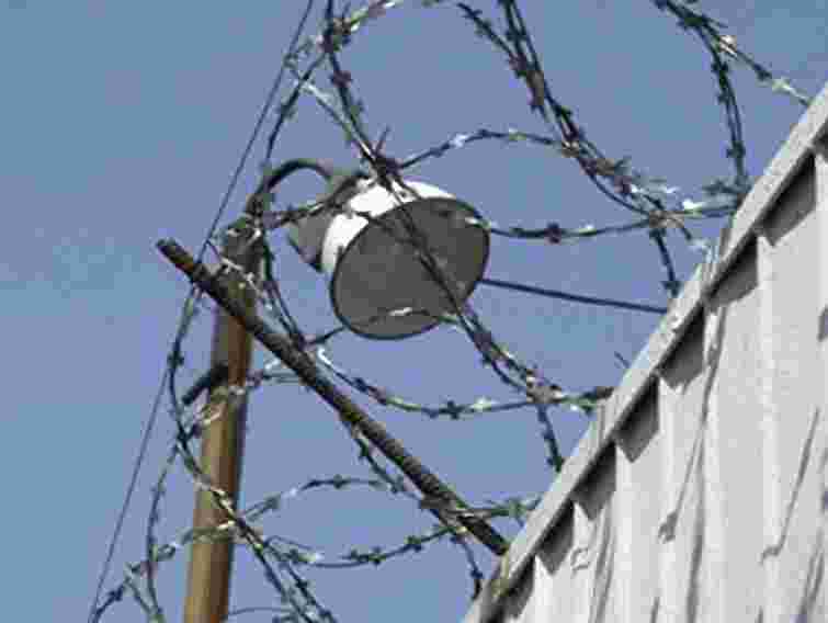 Львів’янка намагалась передати в колонію наркотики