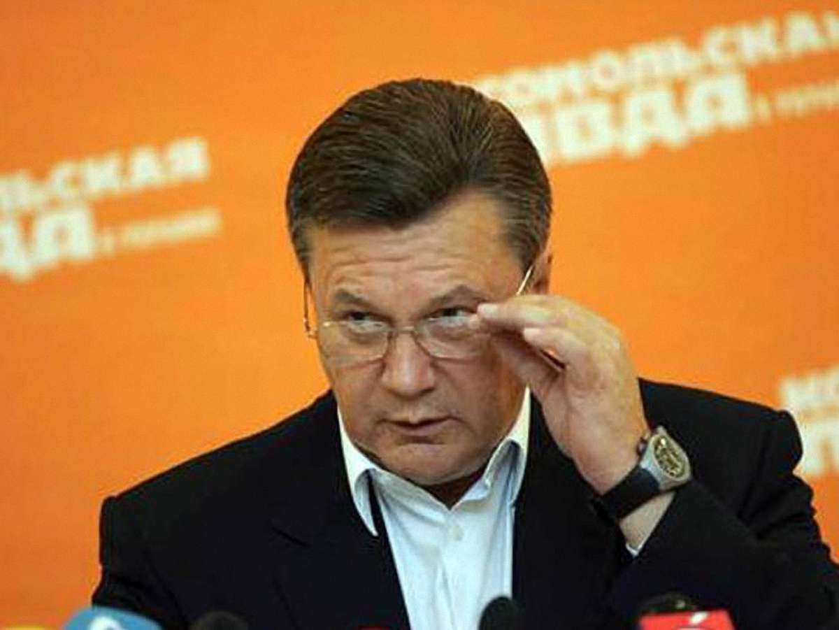 Янукович роздав нардепам ордени