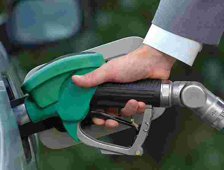 На АЗС Києва продавали фальсифікат бензину