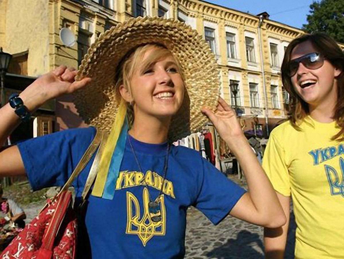Більшість українців хоче змінити владу, а не Конституцію