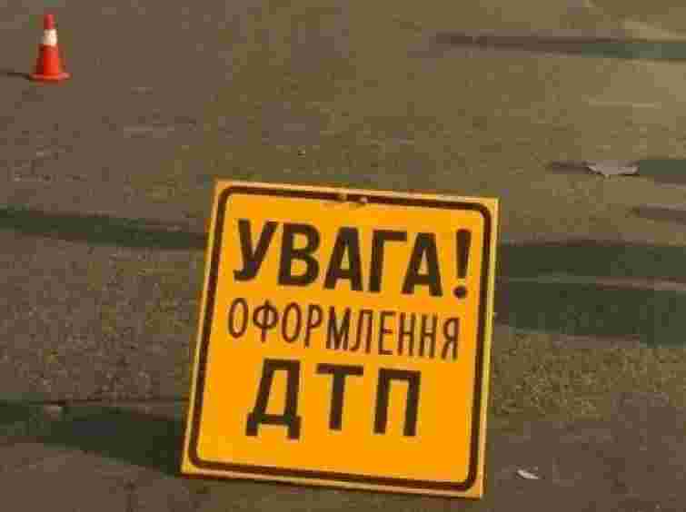 На Черкащині злетів у кювет туристичний автобус 