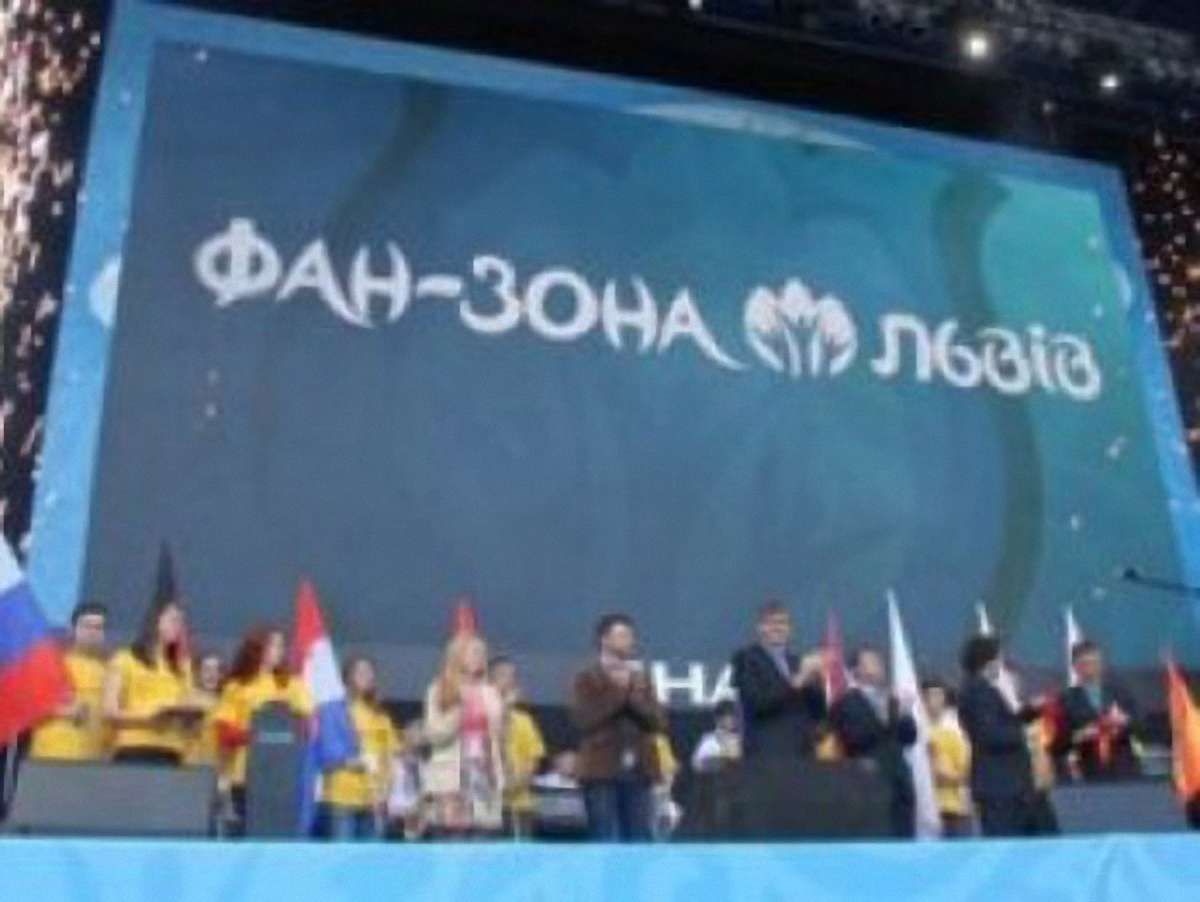 З львівської фан-зони за час Євро вивезли 935 м куб. сміття