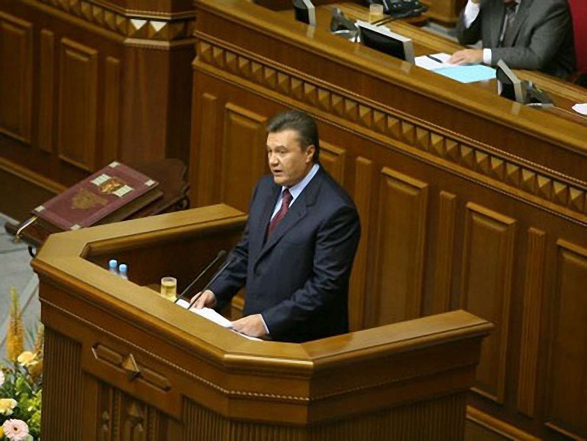 Янукович поскаржився Раді на корумпованих бюрократів