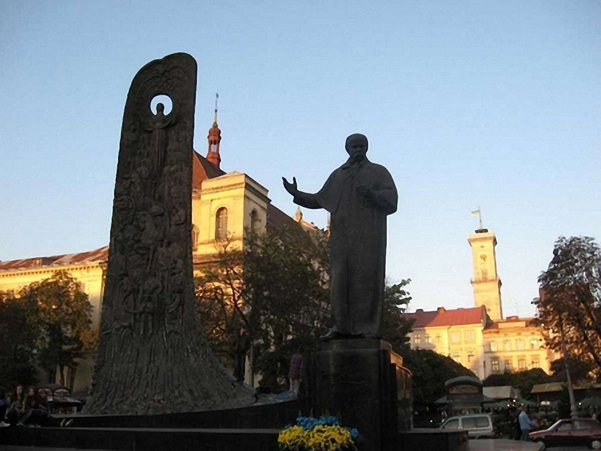 У Львові сьогодні відновлять рух по вулиці Гнатюка
