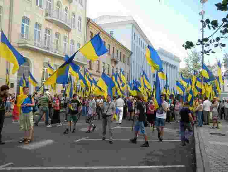 Під вікнами Януковича скандують "Ні розколу України!"