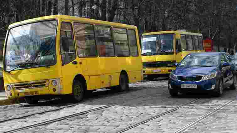 У Львові вимагають припинити роботу самовільного маршруту №371