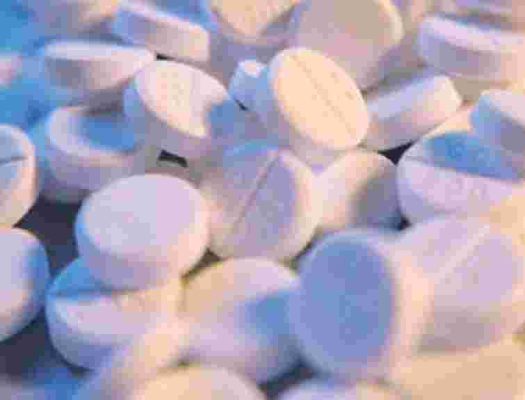 Українця, який ввіз 16 тисяч психотропних таблеток та кокаїн, судитимуть