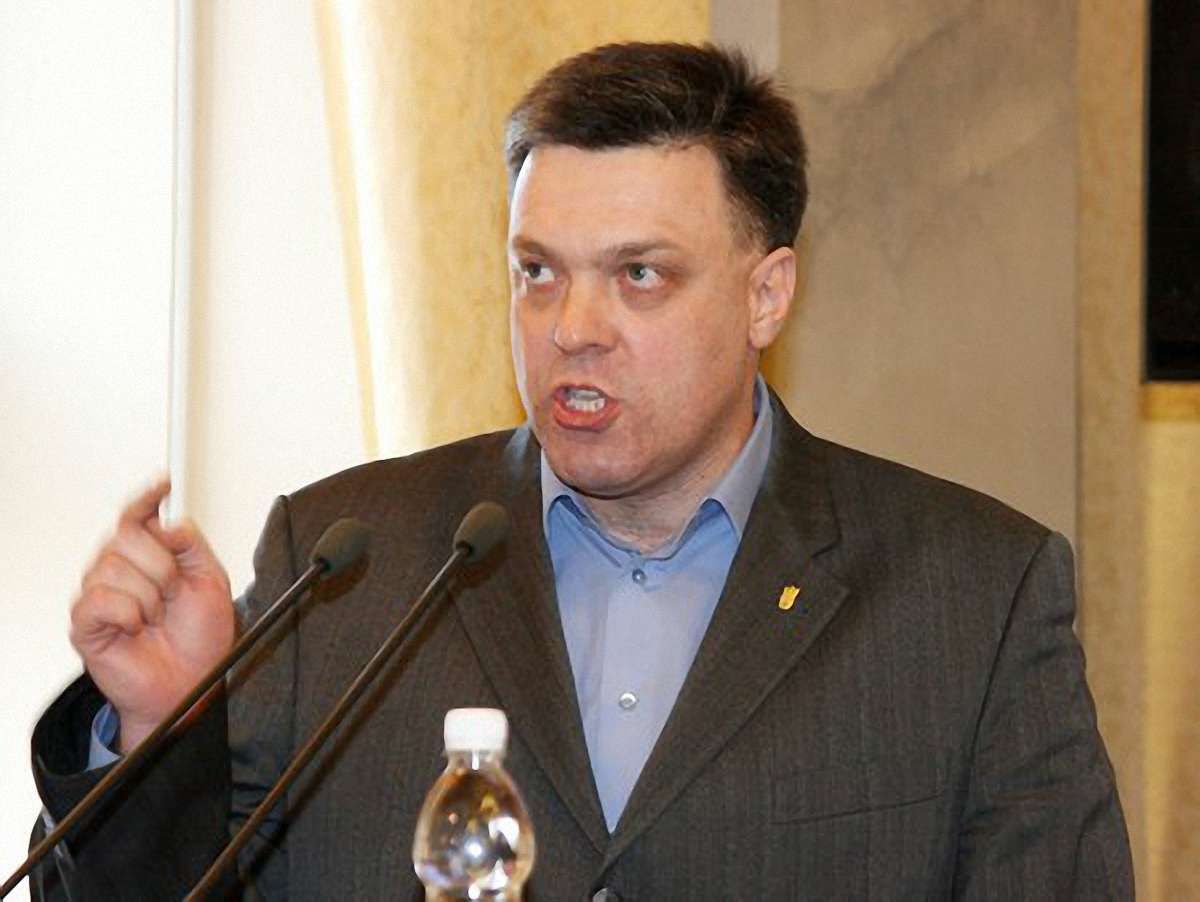 Тягнибок: Завтра влада сяде нації на карка