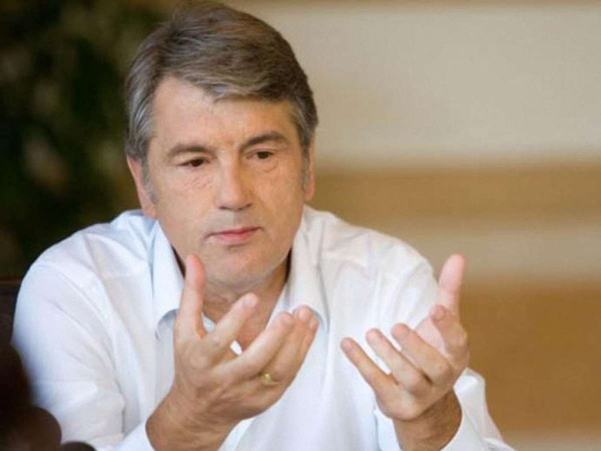 Ющенко: Ми обвішалися боргами, як сучка блохами