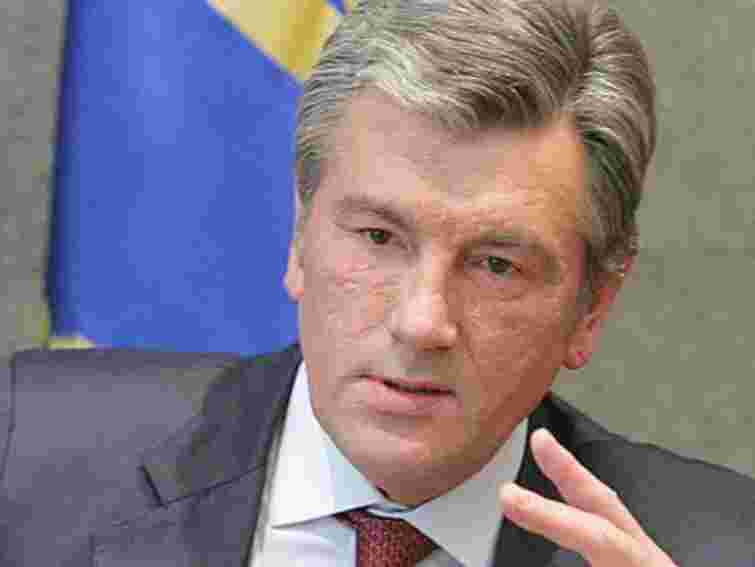 Ющенко до молоді: Ви можете простелити дорогу авторитаризму