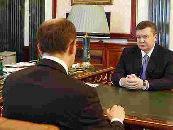 Опозиція збирає підписи для позову проти Януковича